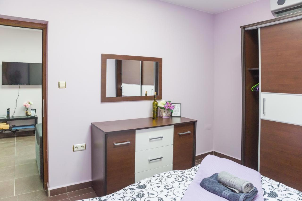 Central House Varna Bagian luar foto