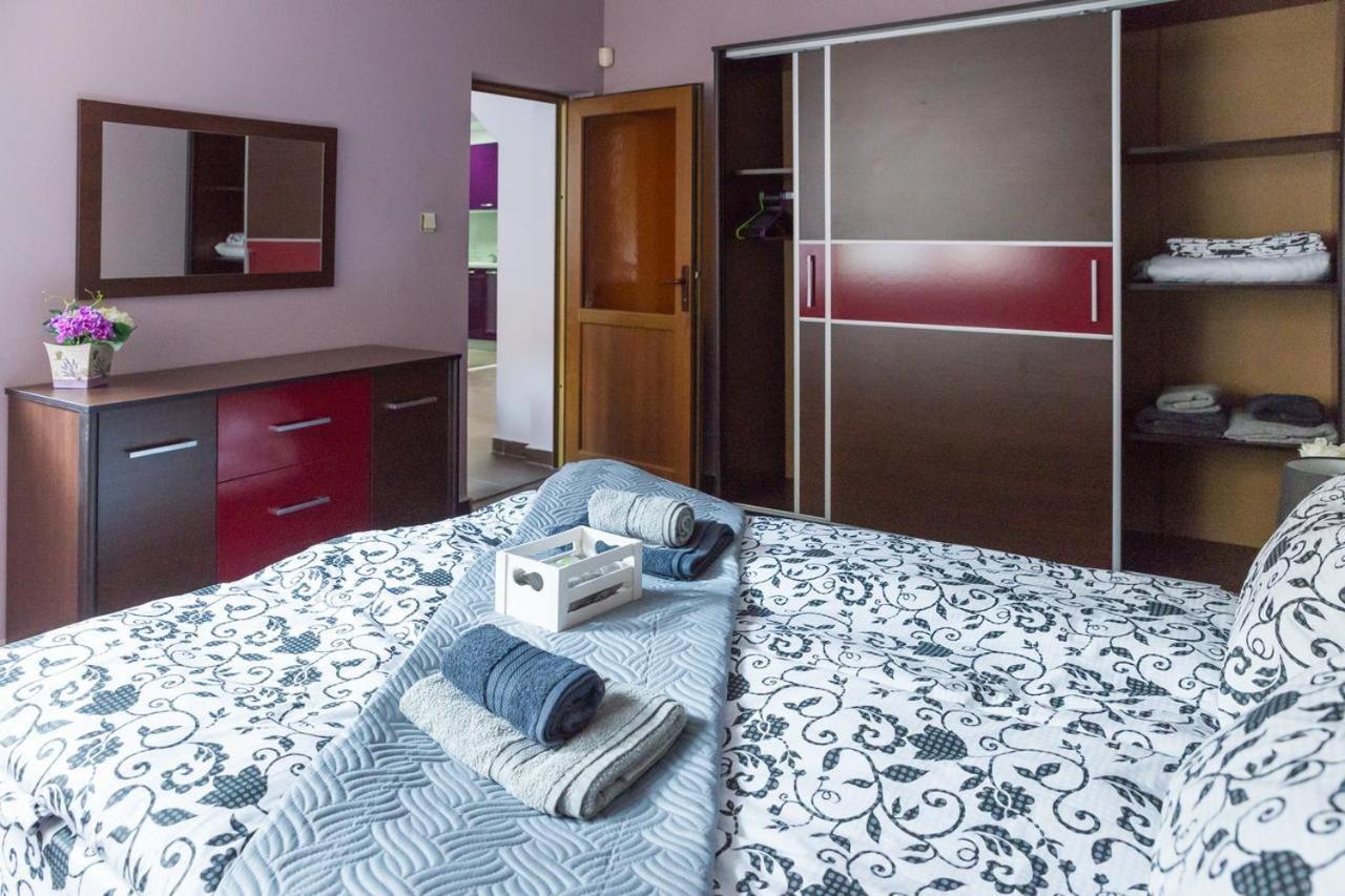 Central House Varna Bagian luar foto