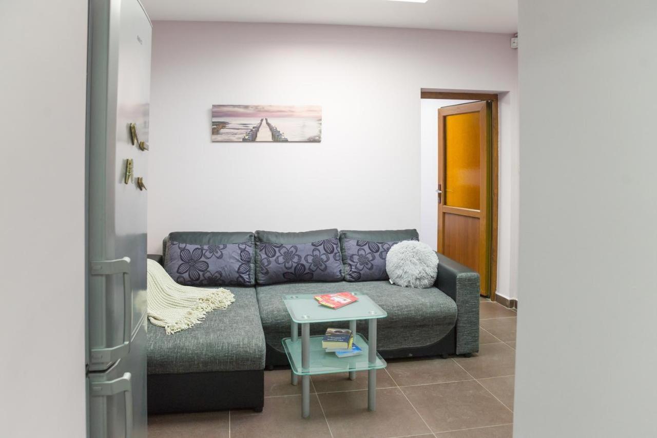 Central House Varna Bagian luar foto