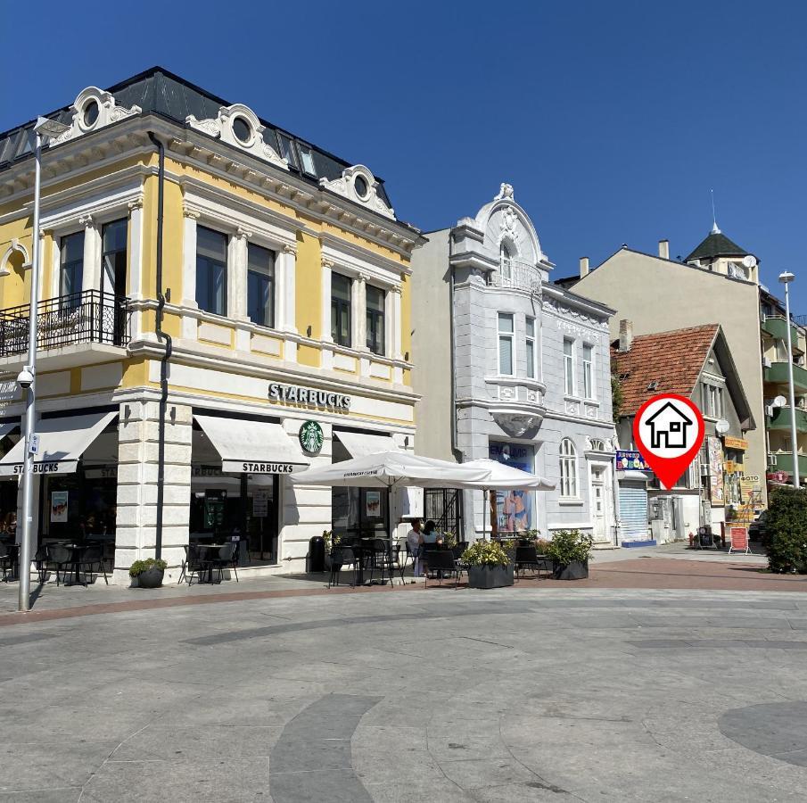 Central House Varna Bagian luar foto